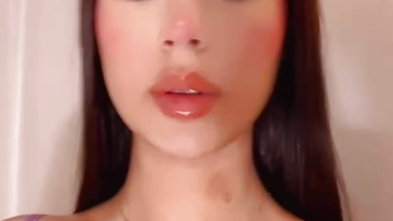 🌸 – видео вебкам-модели EllieSuummer