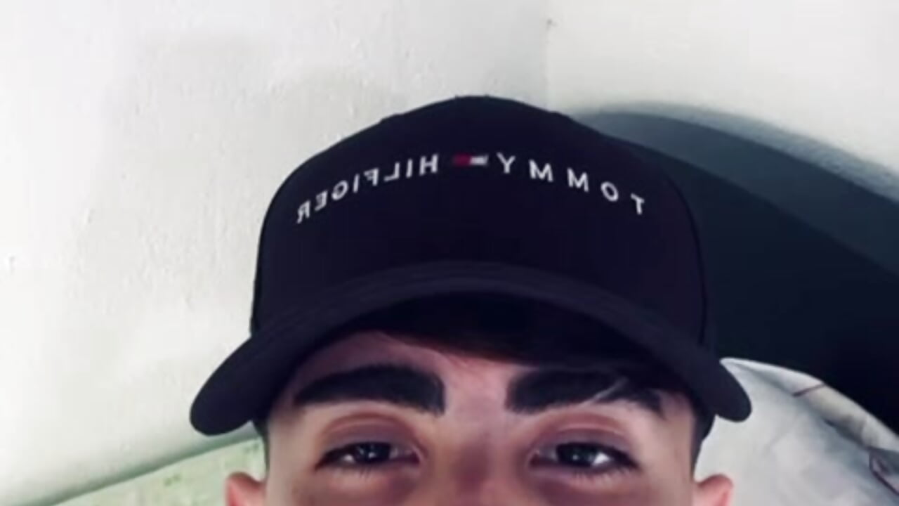 a500e8e8-7d1c-48ab-a758-39d84d438be3 – video modela na kameri Arvinn_