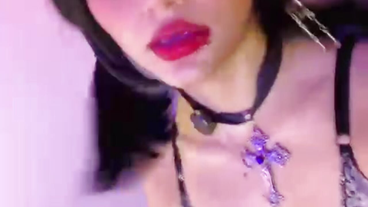 siganme siganme ajajaj I am your spoiled doll 😈 - video od modelky/modela Suky_Doll