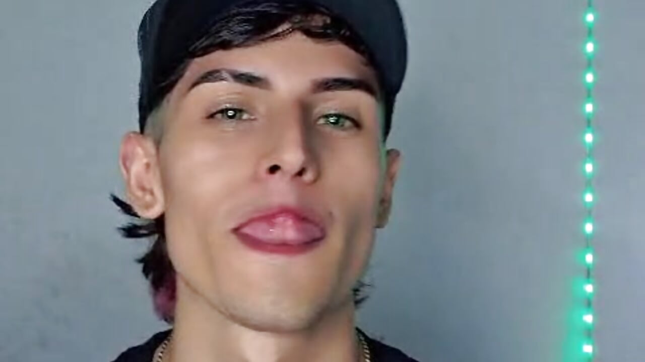 Tiro la señal? 😏😈 - video van Lucckk777 cam-model