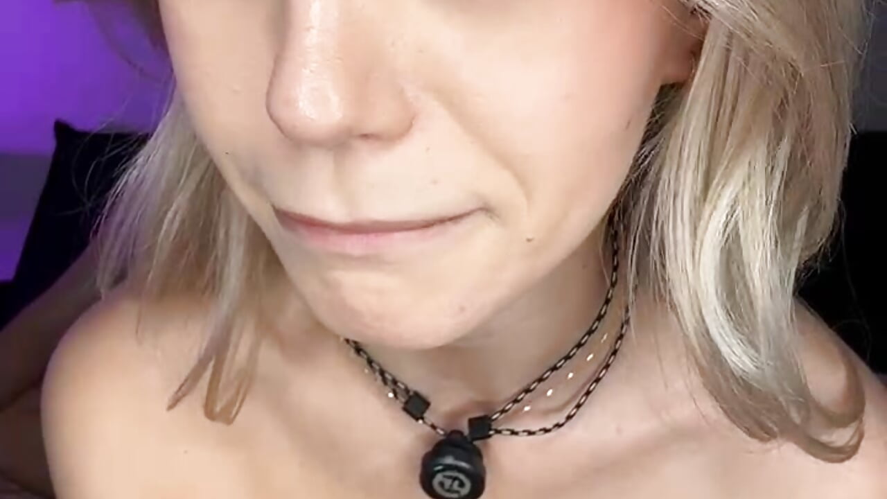 I eat yogurt sexually and smear it on my boobs👅