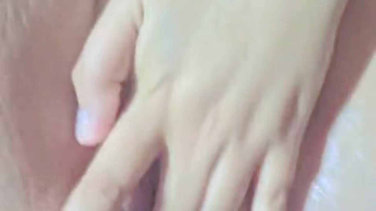 Fingering bb 💦 - Vídeo de MadisonHillsss, modelo de vídeos