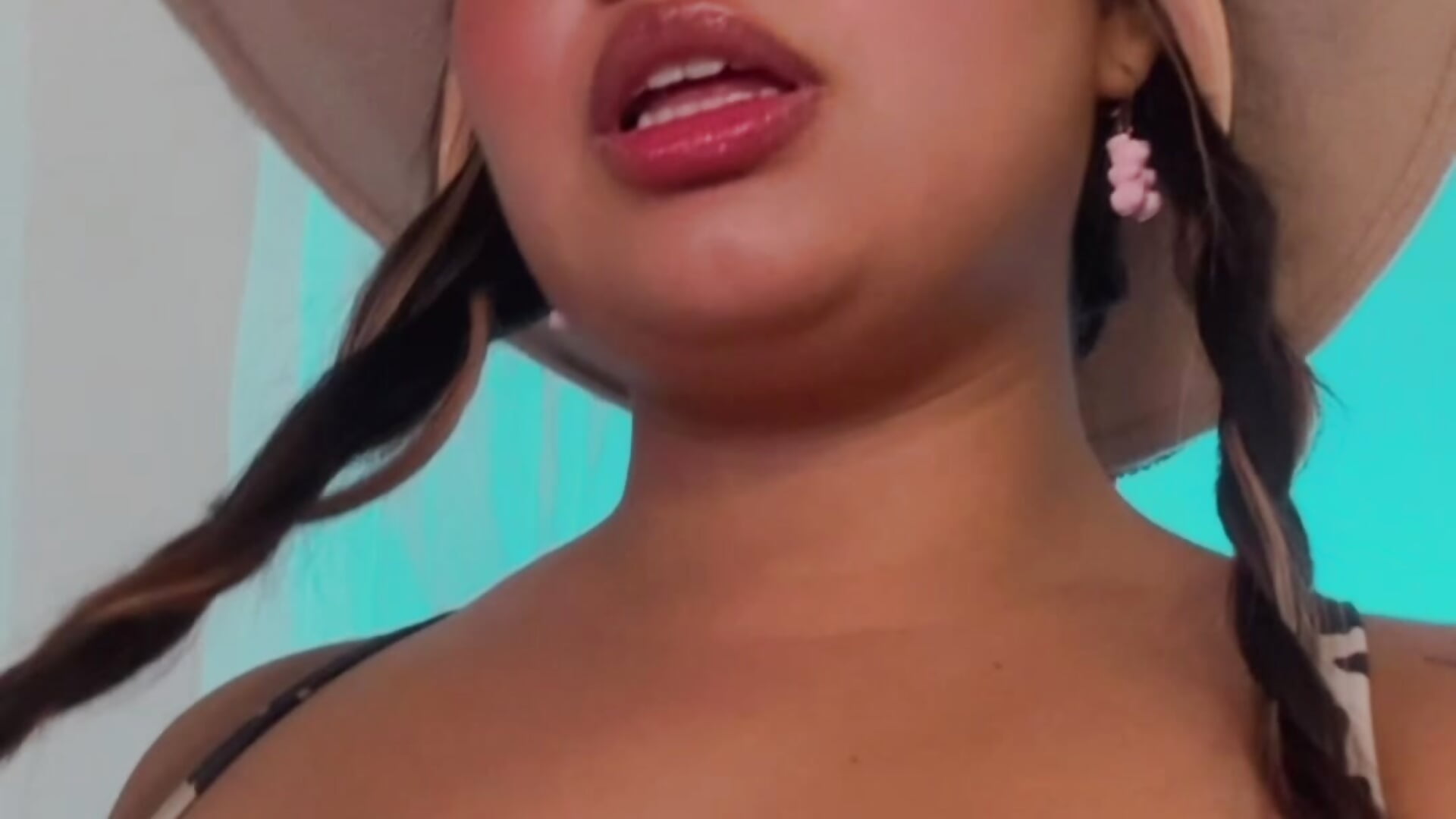 Cowgirl - video by mia_rose_9 cam model