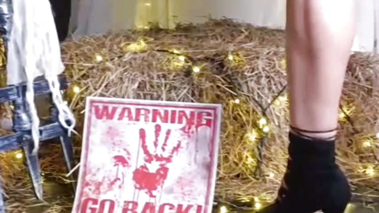 Your favorite Halloween bomber - vídeo de vivifit_08