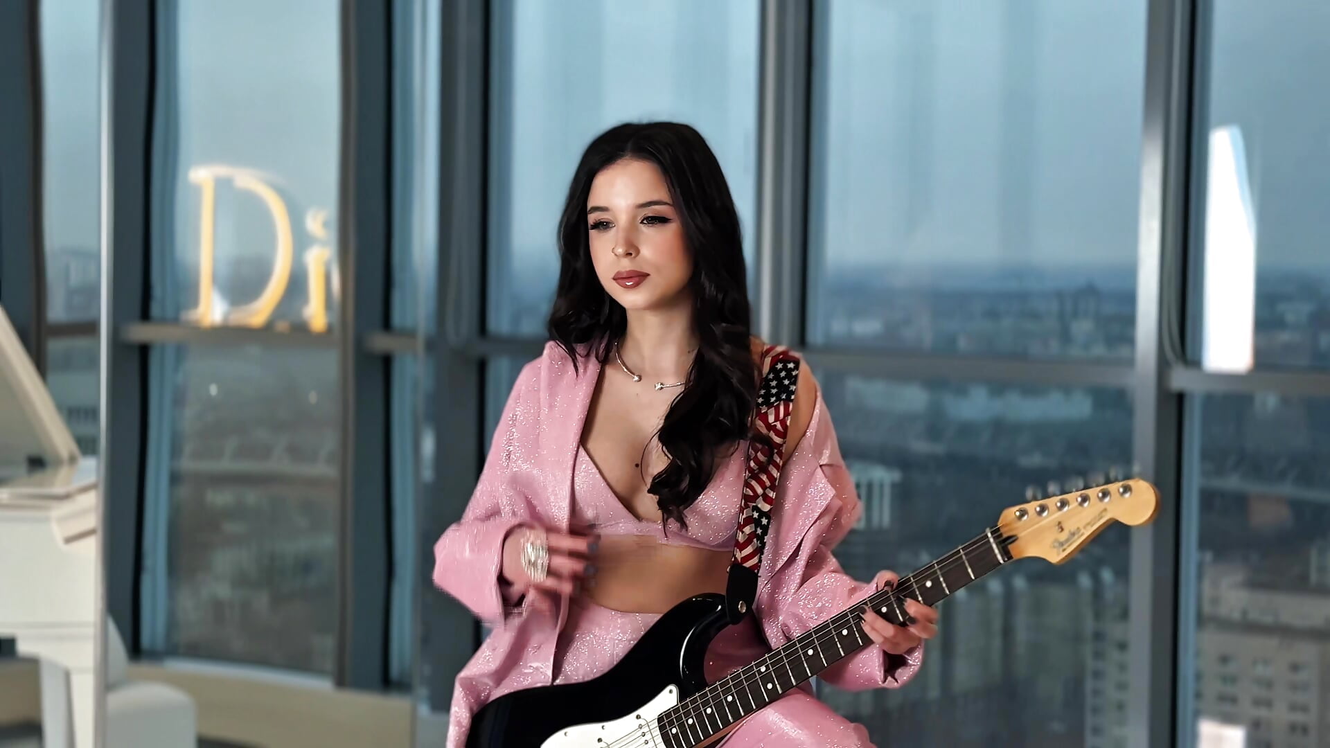 Playing with strings - video by LanaLedger cam model