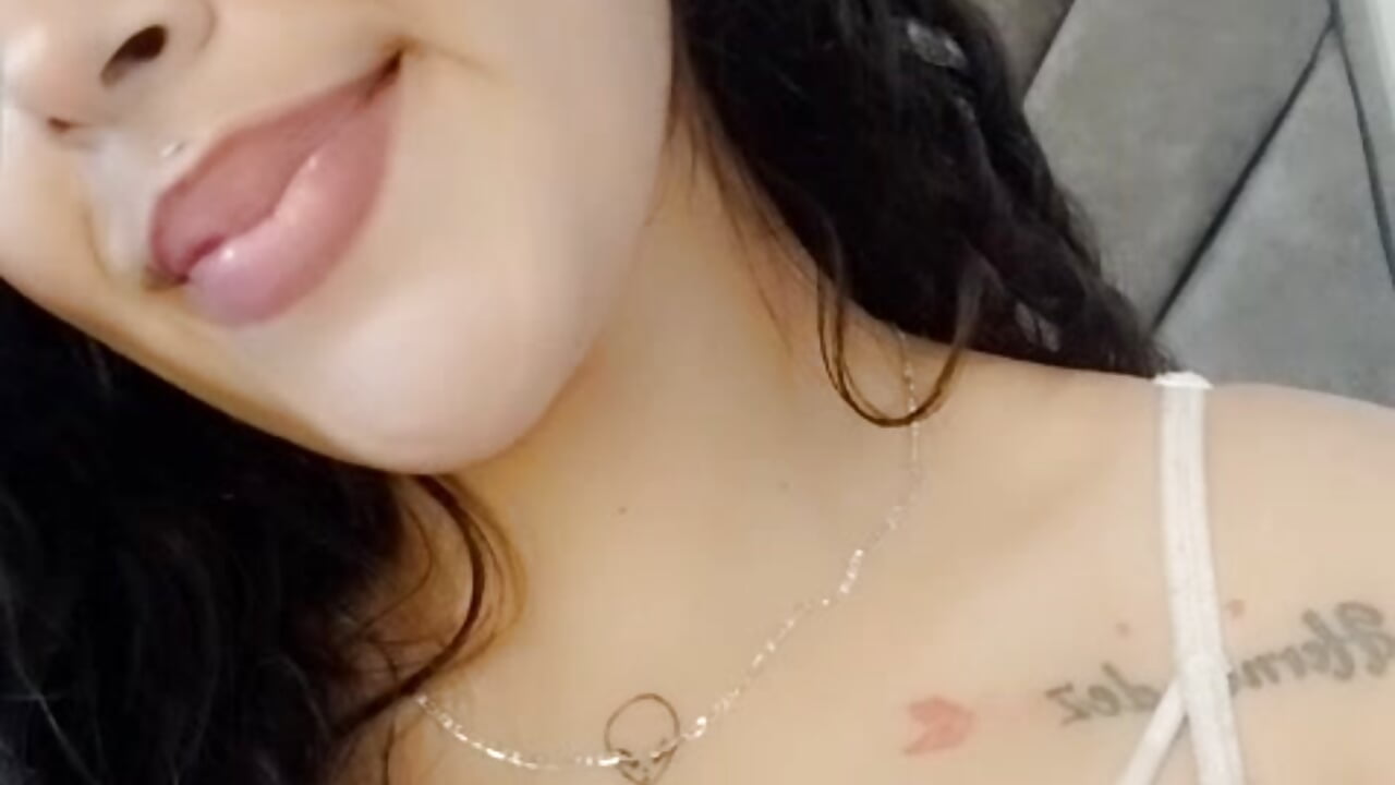 I am your sweet temptation – video od webkamerové modelky shekatthe