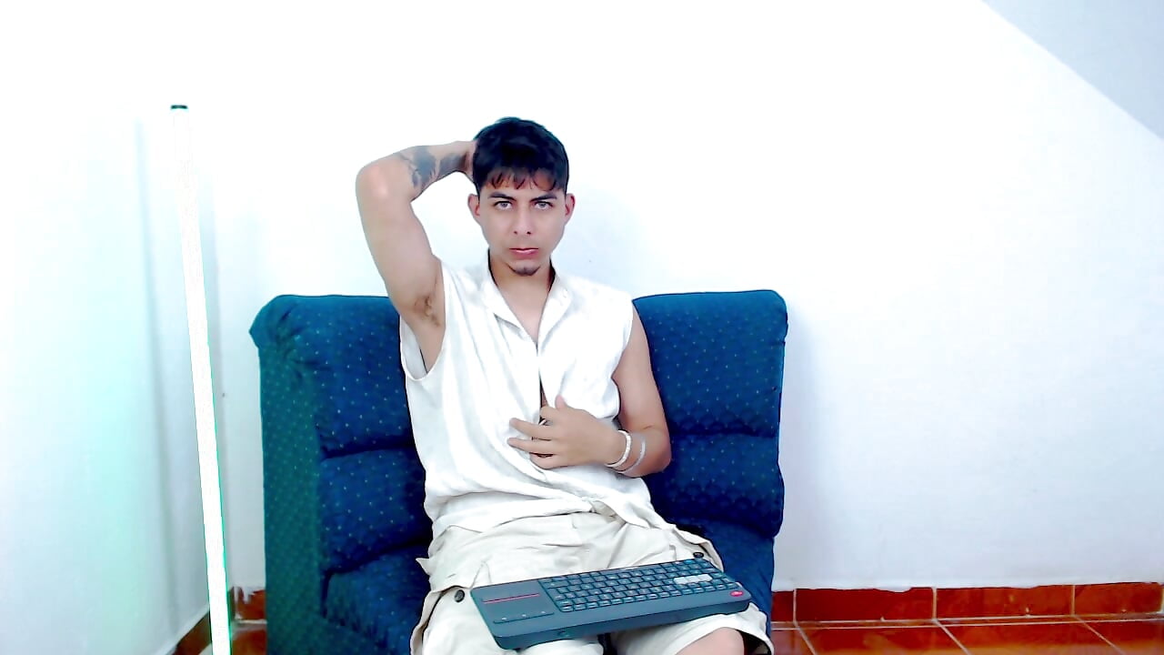 TEASER - ALPHA_LATINO 캠 모델의 동영상