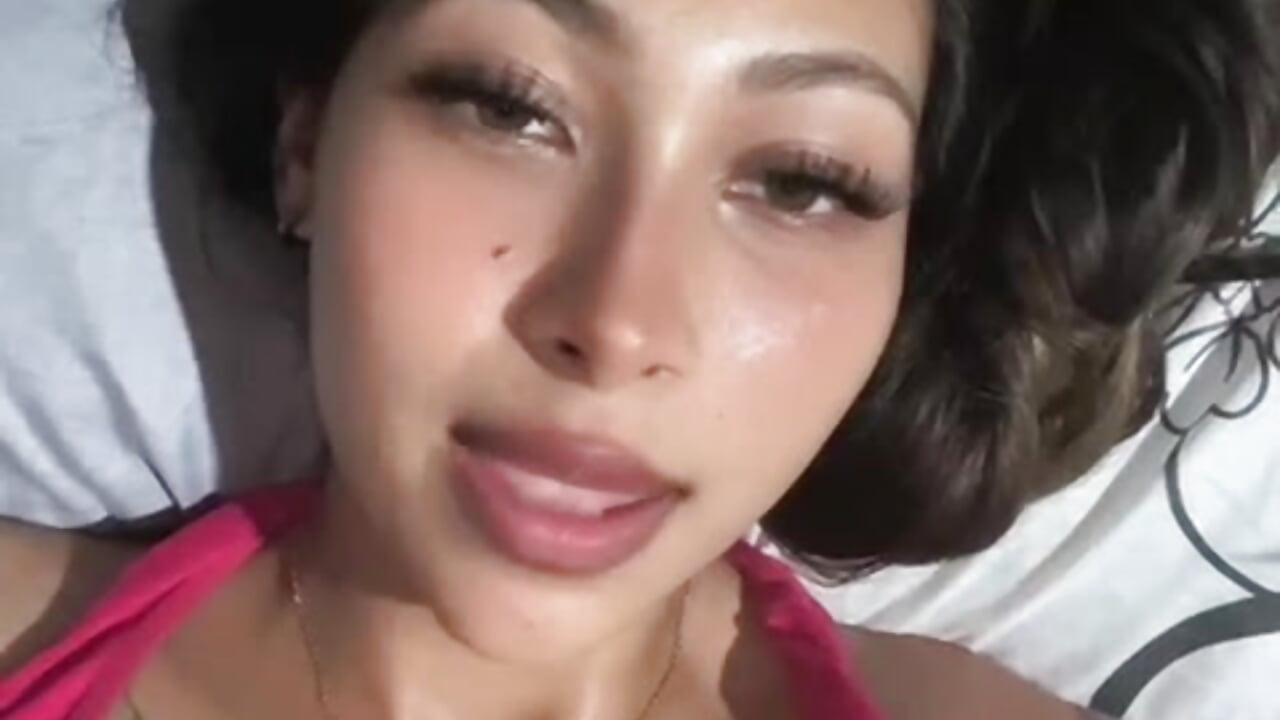 Hello honey - video oleh angeldreams15_ kamera model