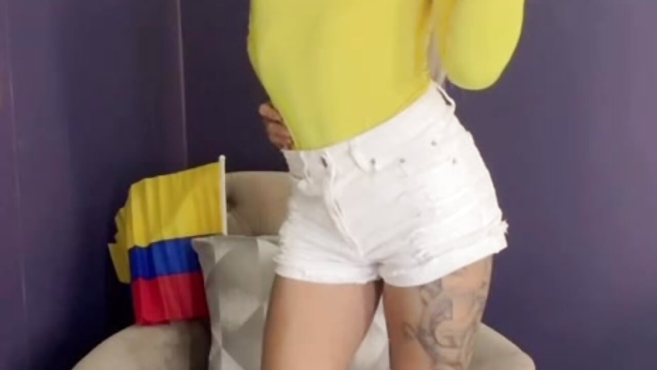 💋 Be careful... this uniform can distract you more than the game. - clip cu PerlaRogerss_ model videochat