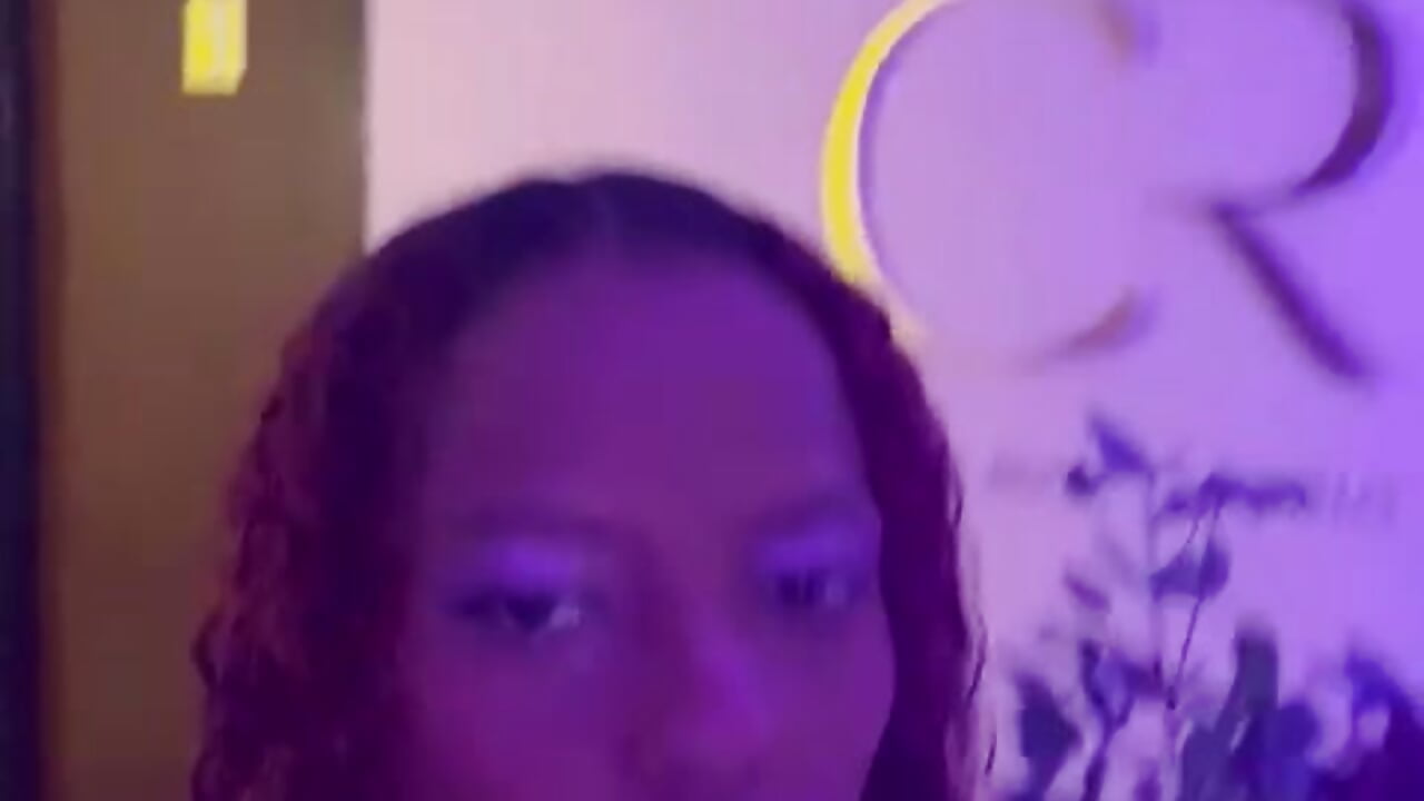 THIS CUTE 18 GIRL IS READY FOR BIG COCKS - video av violet_julianacr cam-modell