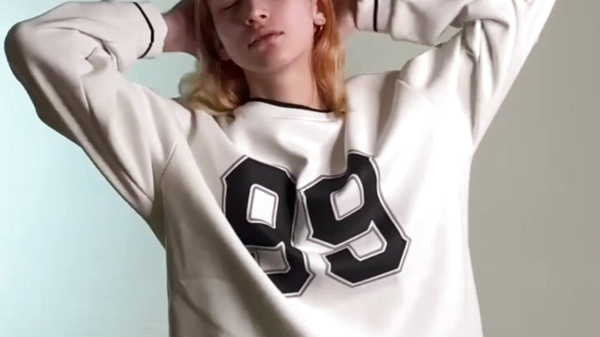 first video – видео вебкам-модели MelitaKarlen