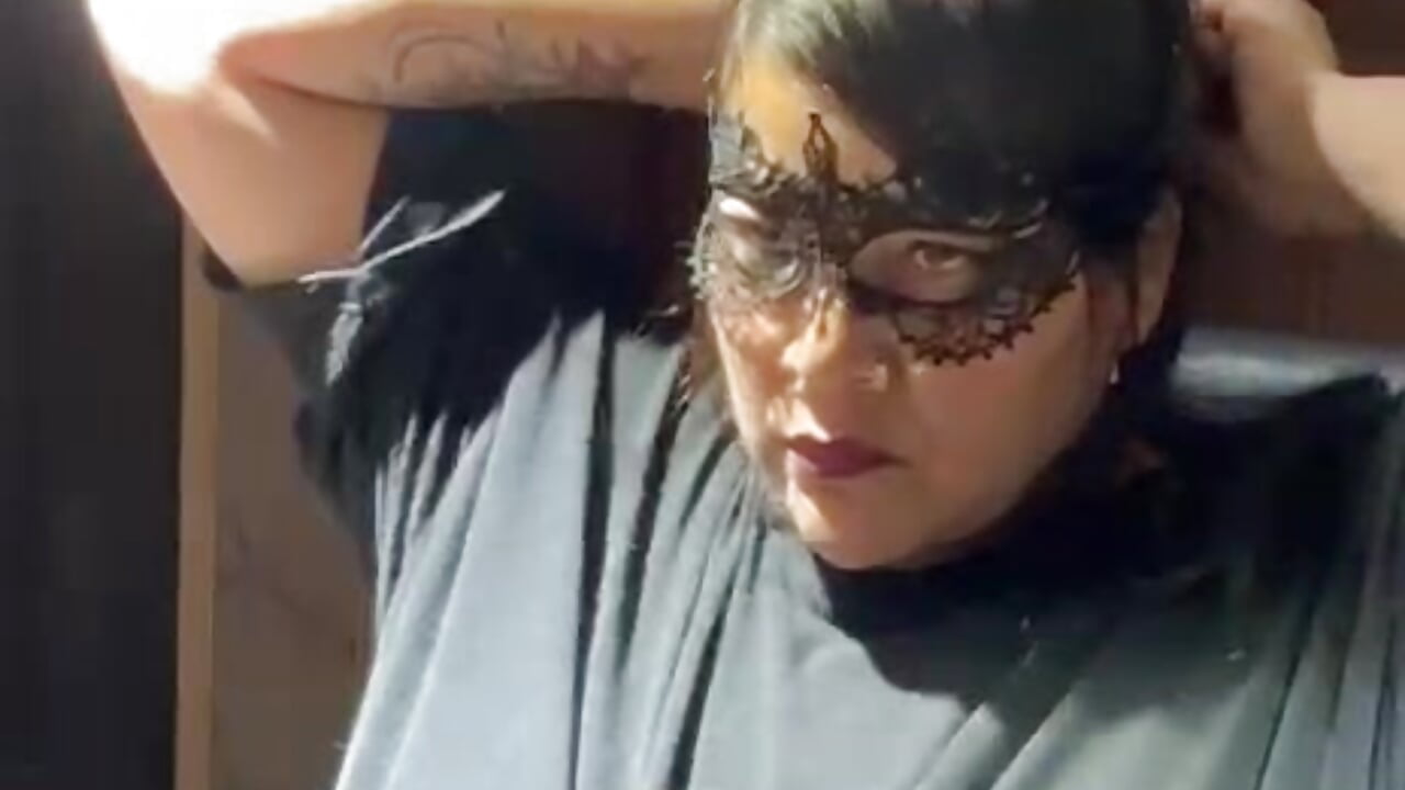 WITH MY MASK - video oleh model kamera samay_noem