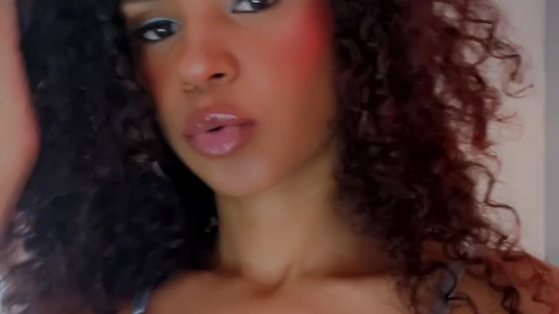 🔥🔥🔥 – video modela na kameri AraLewis