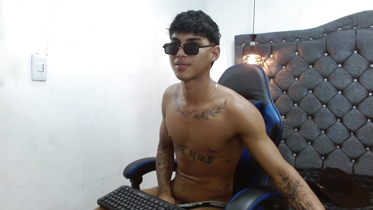 🔥 🍆 — filmik luka_big18, modela(-lki) na kamerkach