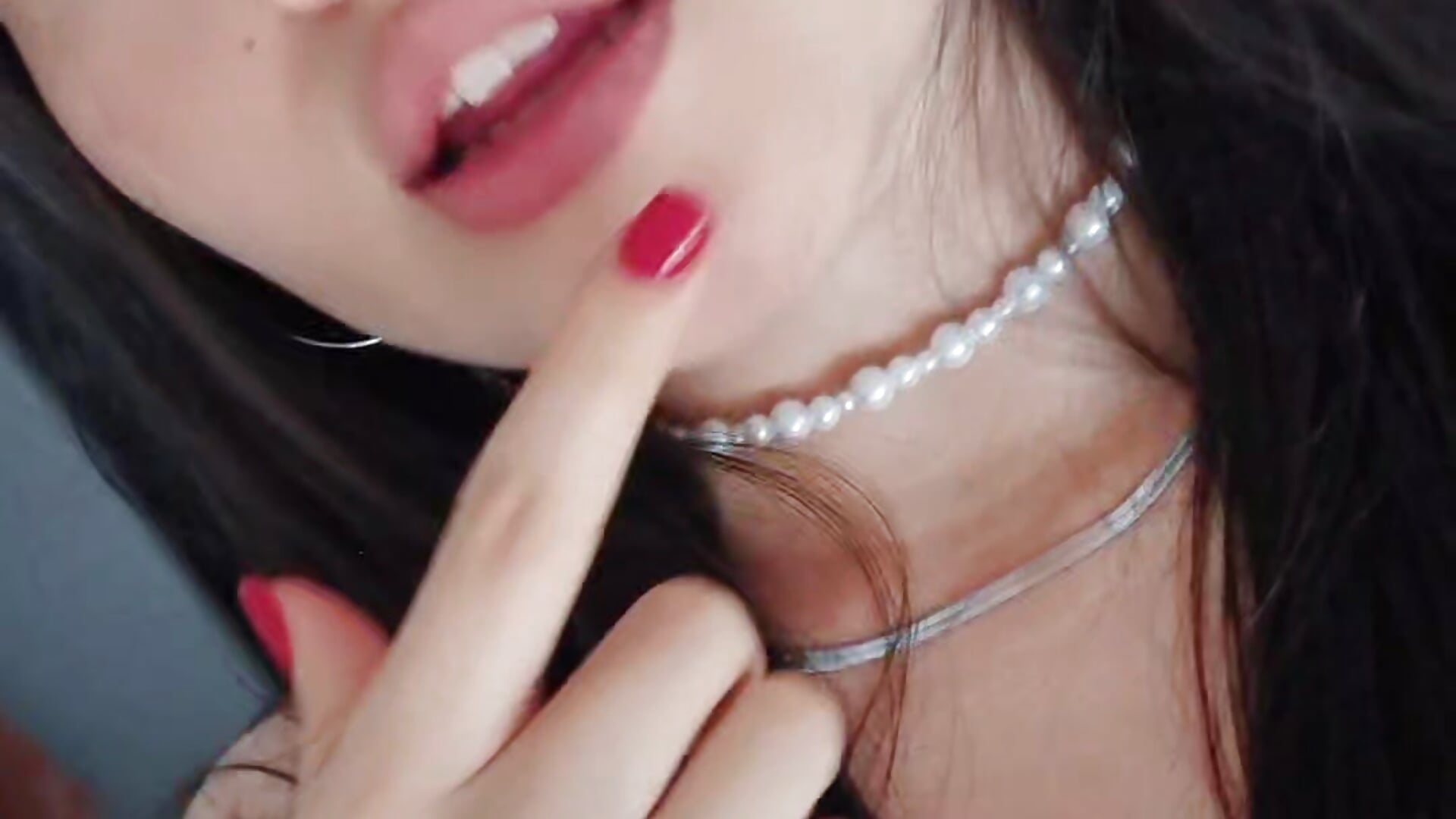 🥰 – video od webkamerové modelky Lyra_Noire