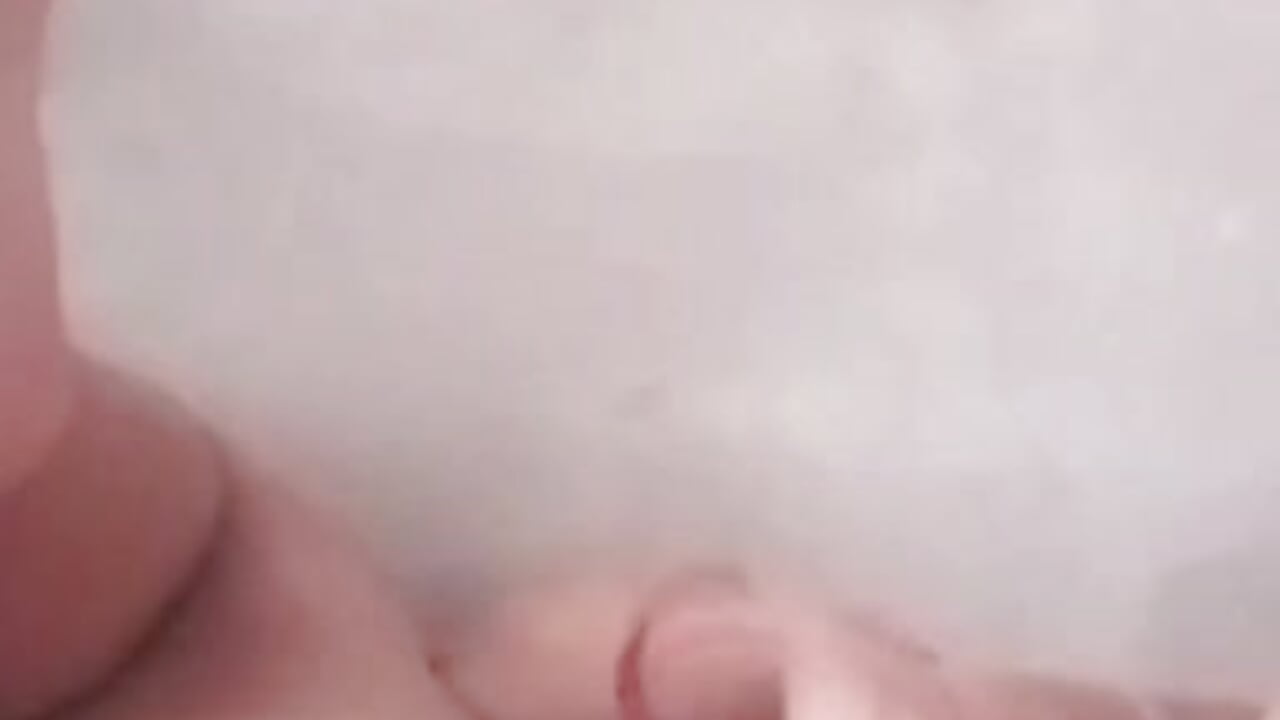 1000188323 - video oleh model kamera Ruth42