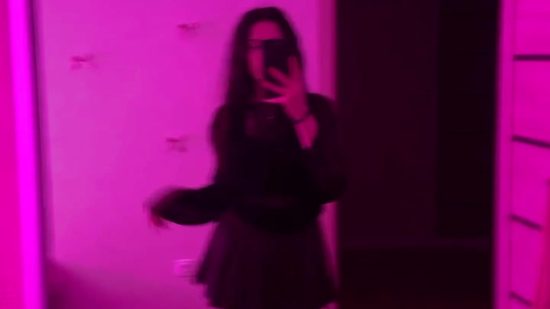 3 – video od webkamerové modelky JessiBlossom