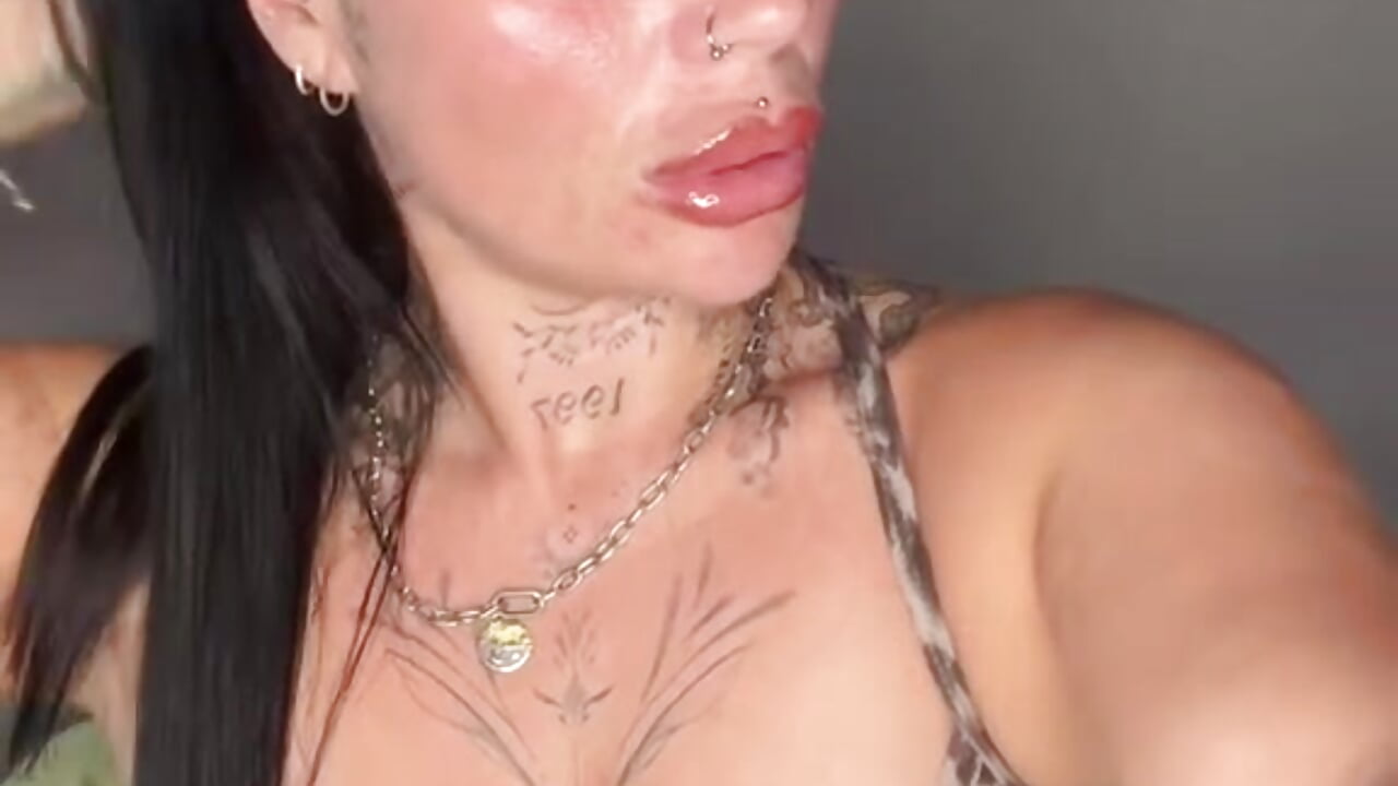 more of me xx – video modela na kameri Darkfantisyx