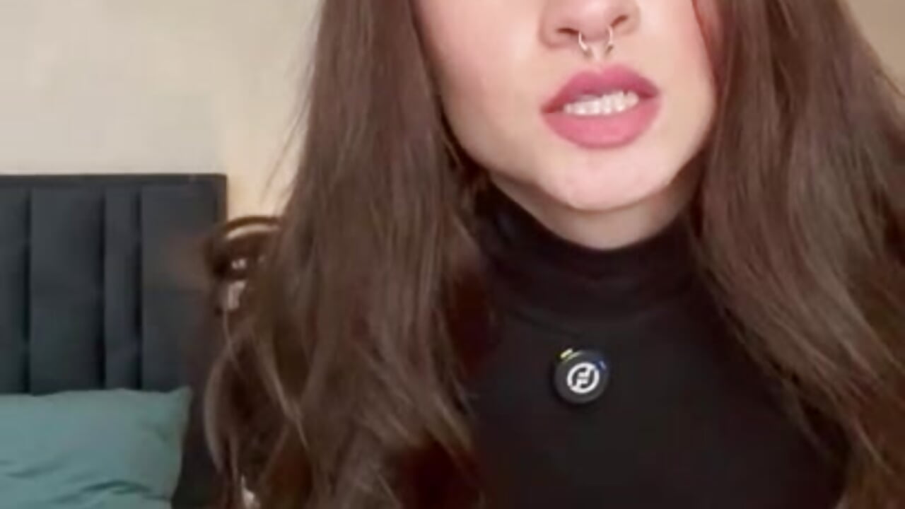 Adicctive - відео від вебкаммоделі LucyDeLuca