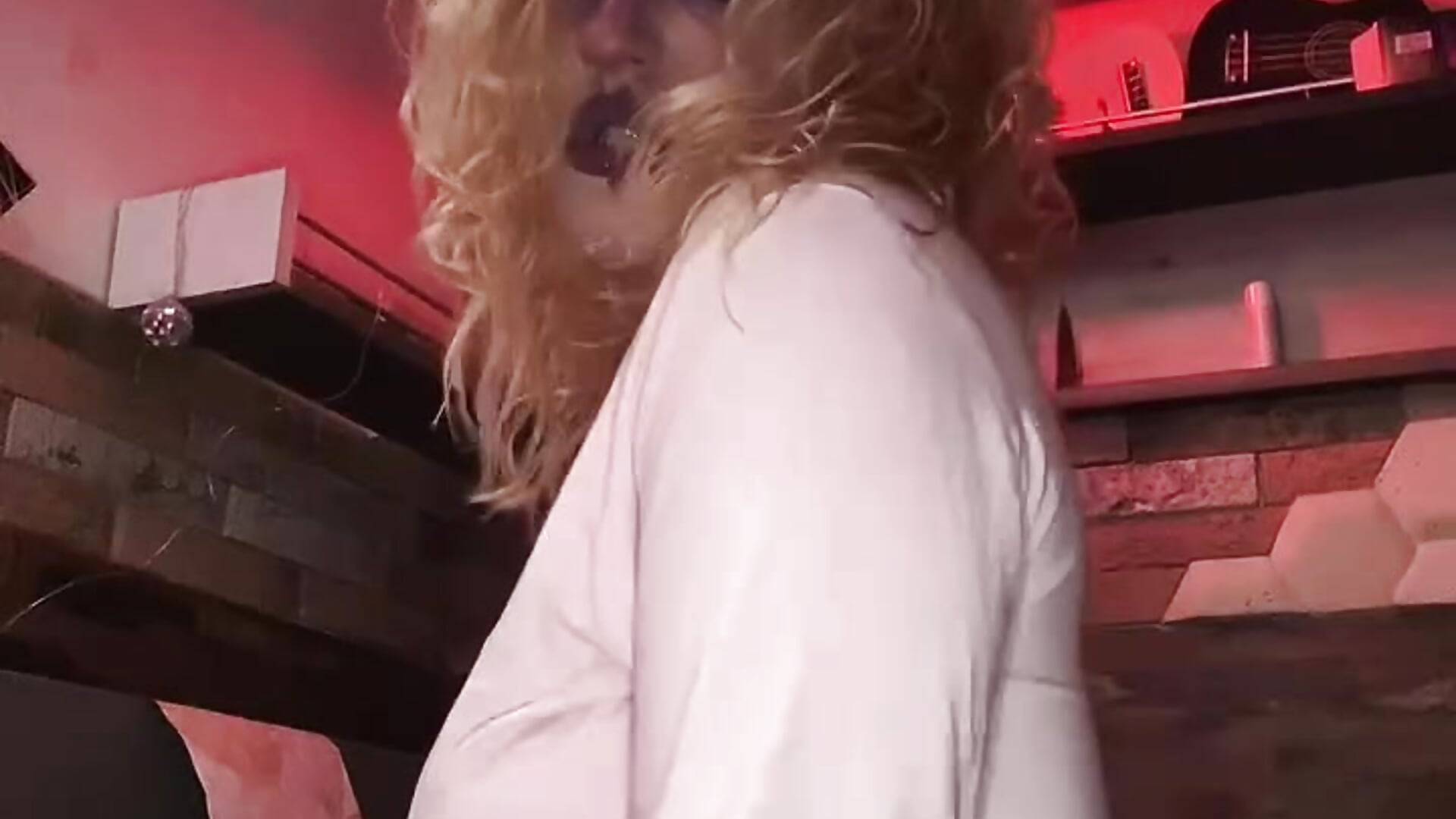 Eyes Locked, Limits Gone - video của người mẫu cam Mystic_DreamAlt