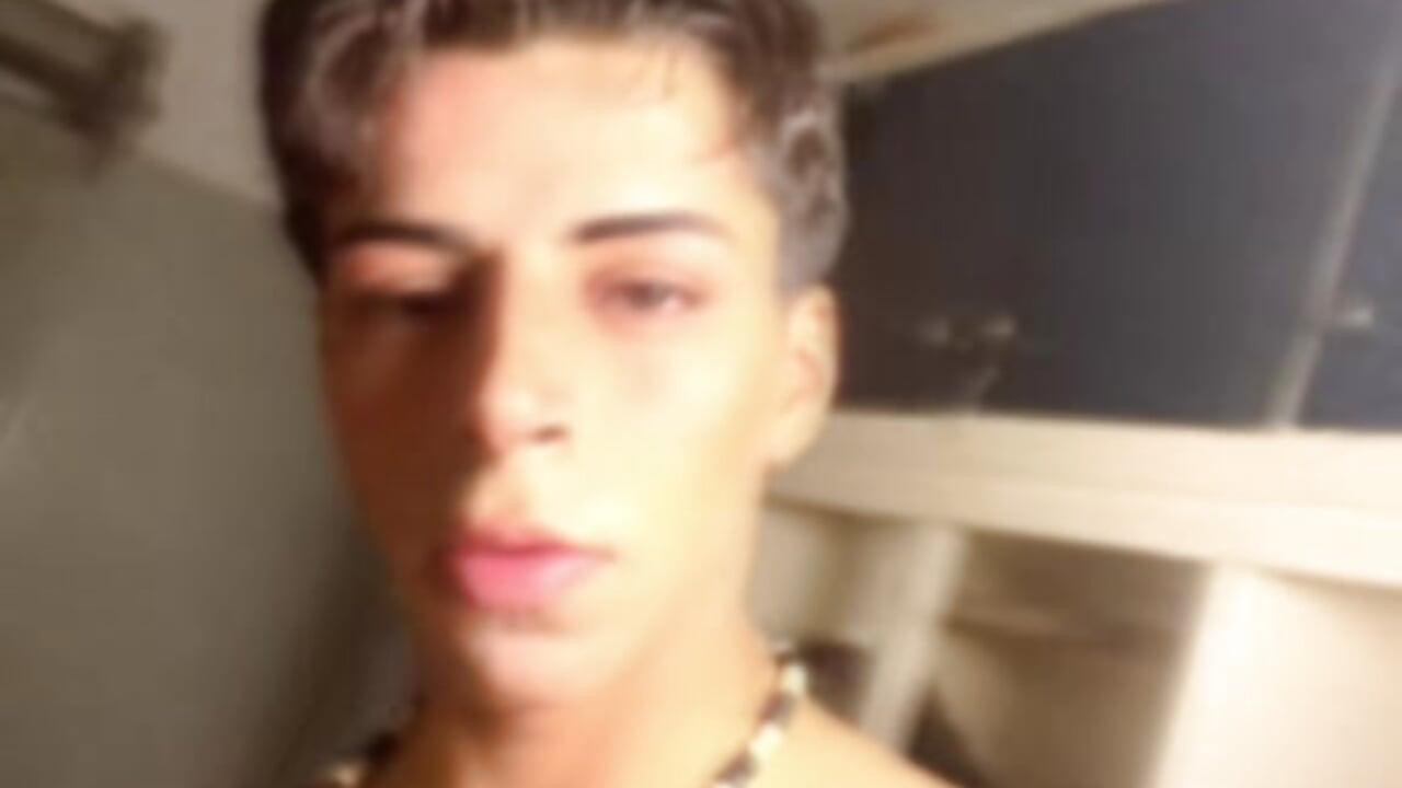 v1c044g50000d68lg5nog65r7m9ivamg — filmik Lezaa, modela(-lki) na kamerkach