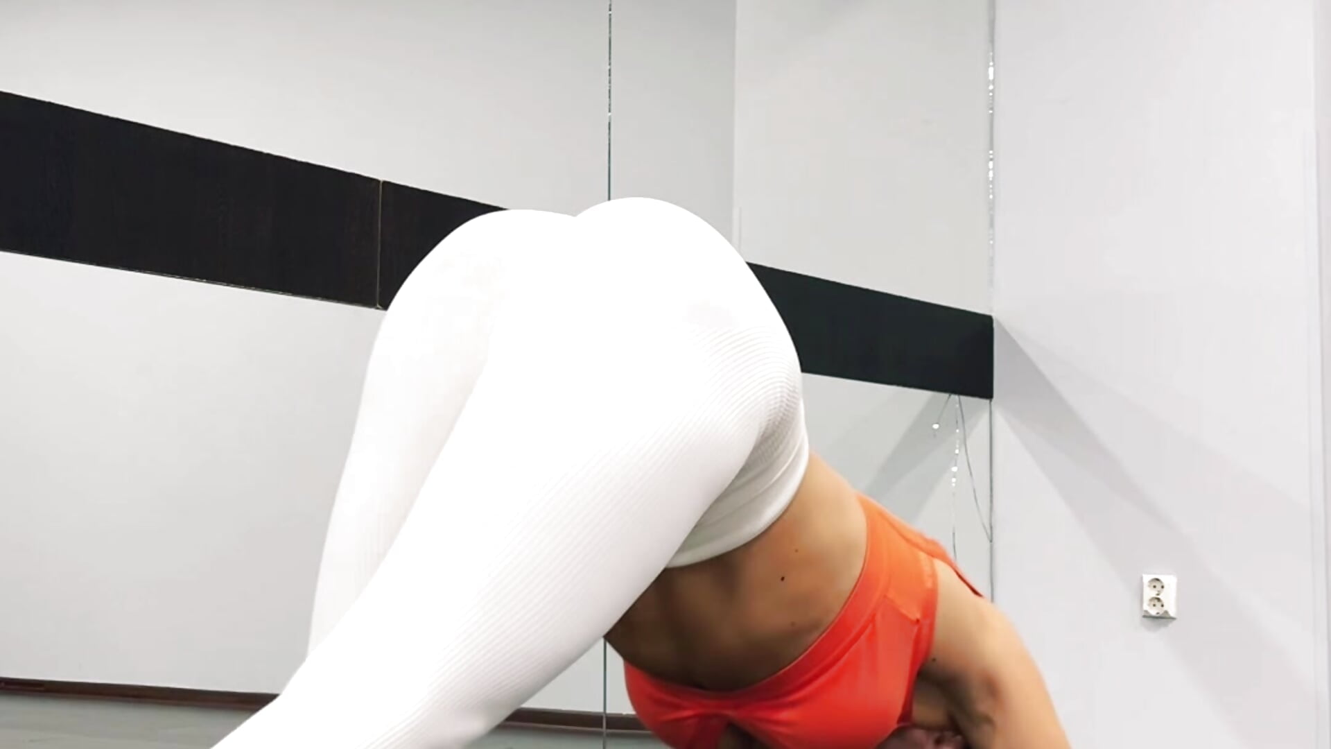 Yoga Cameltoe Tease - video VioletVIP kameramallilta