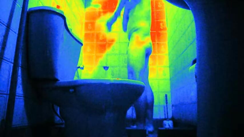 Un baño muy caliente - video của người mẫu cam Tukutwo