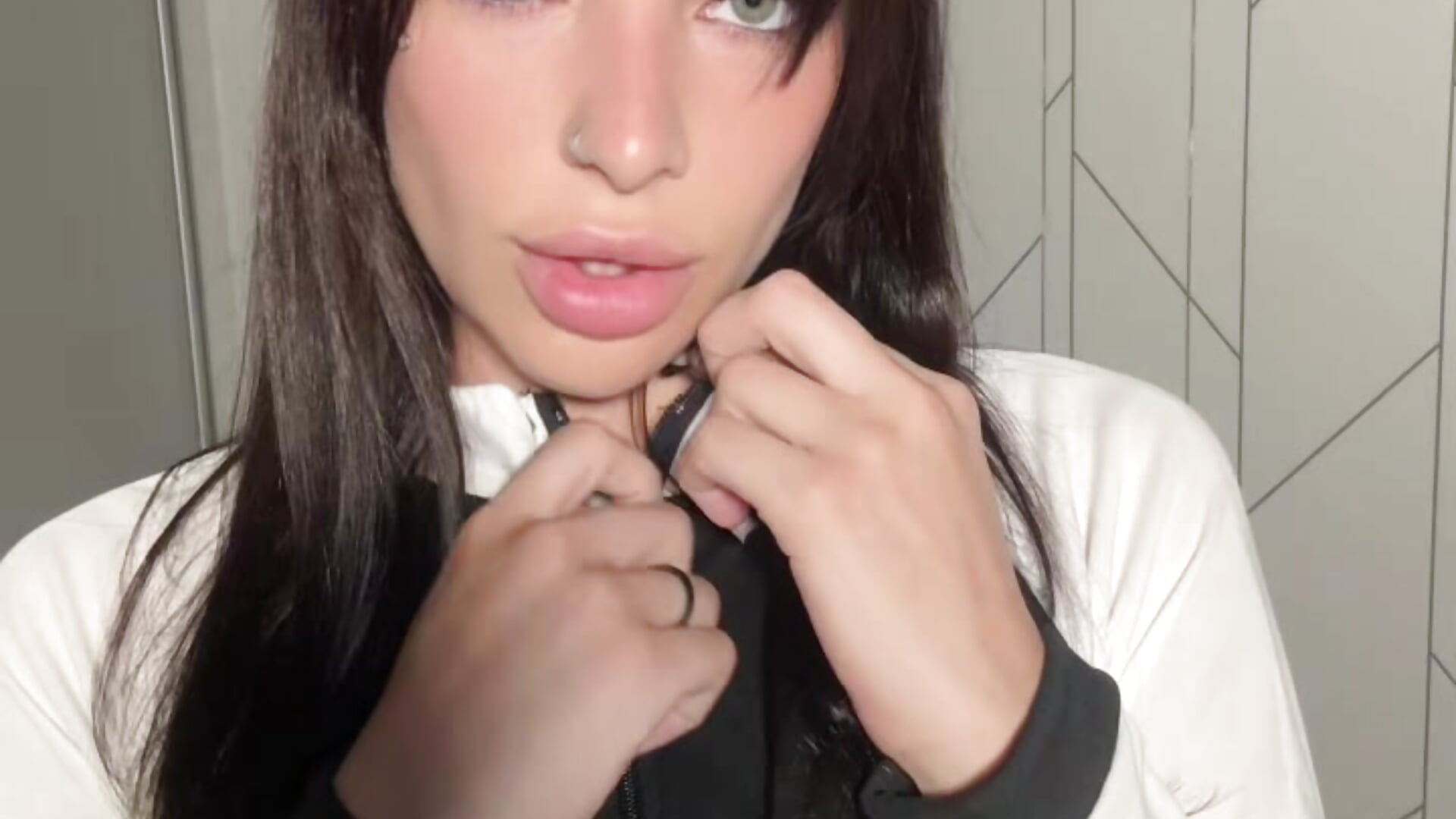 Look at my eyes, ok? - video by milkbrownn cam model