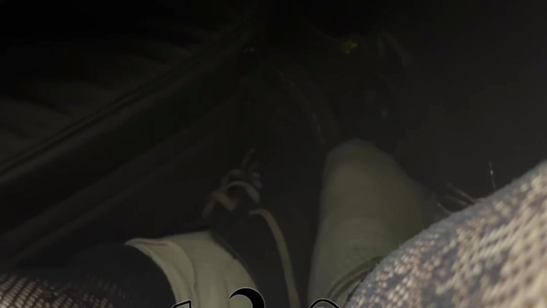Stinky post concert feet strip – video od webkamerové modelky Sinstresshemlock