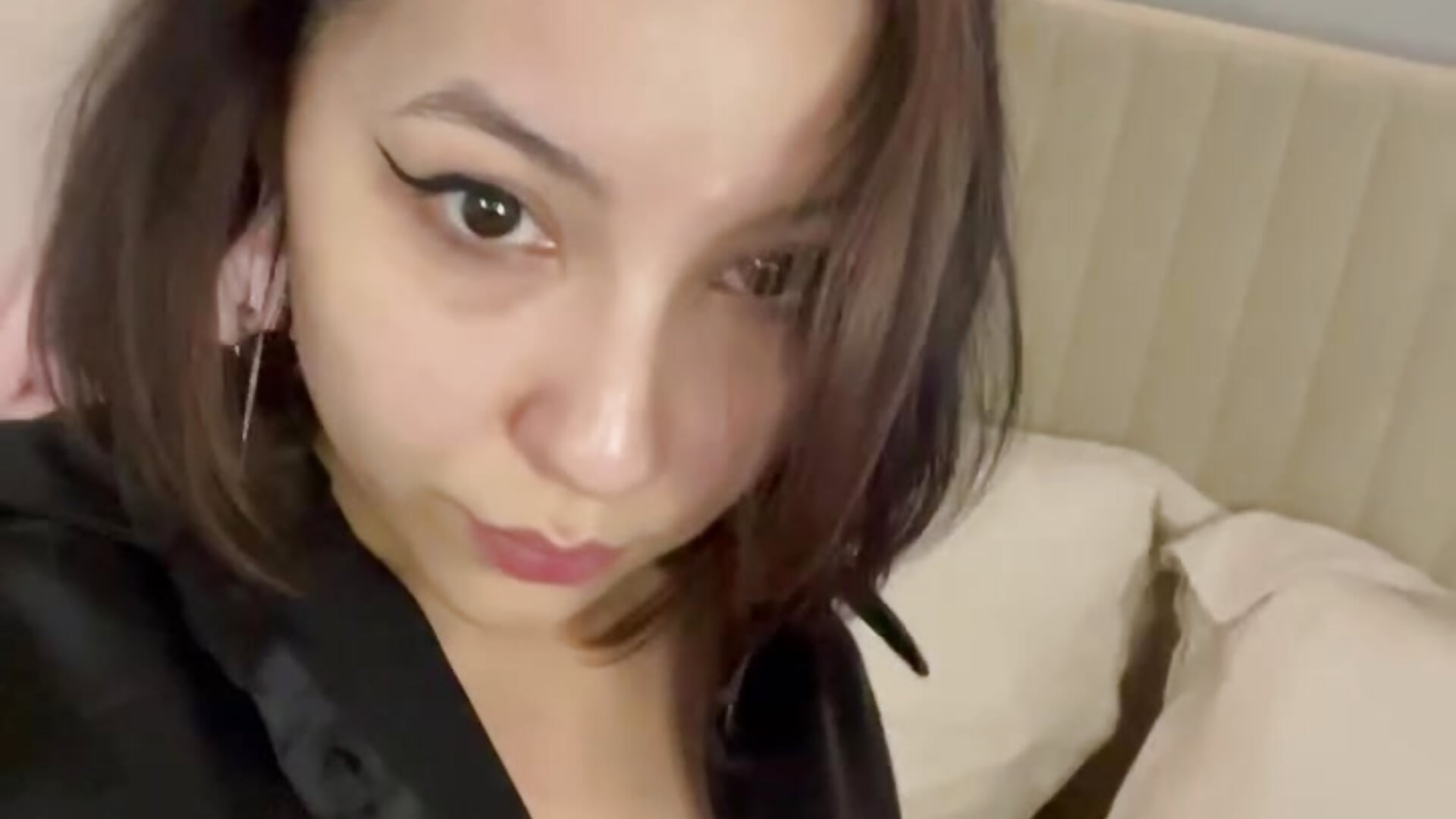 Feel My Vibe－カメラキャストのSweetElyaの動画