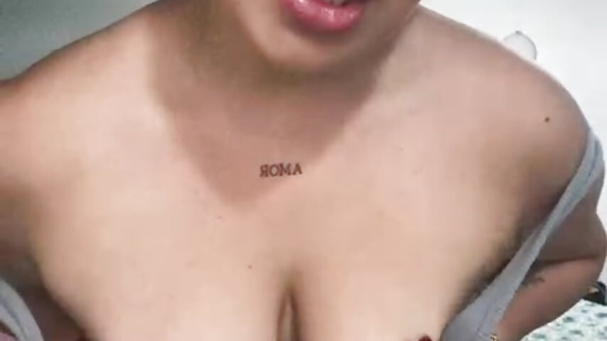 Would you like to play with them a little?🥵 - Vídeo de Kiarhatrixie1, modelo de vídeos