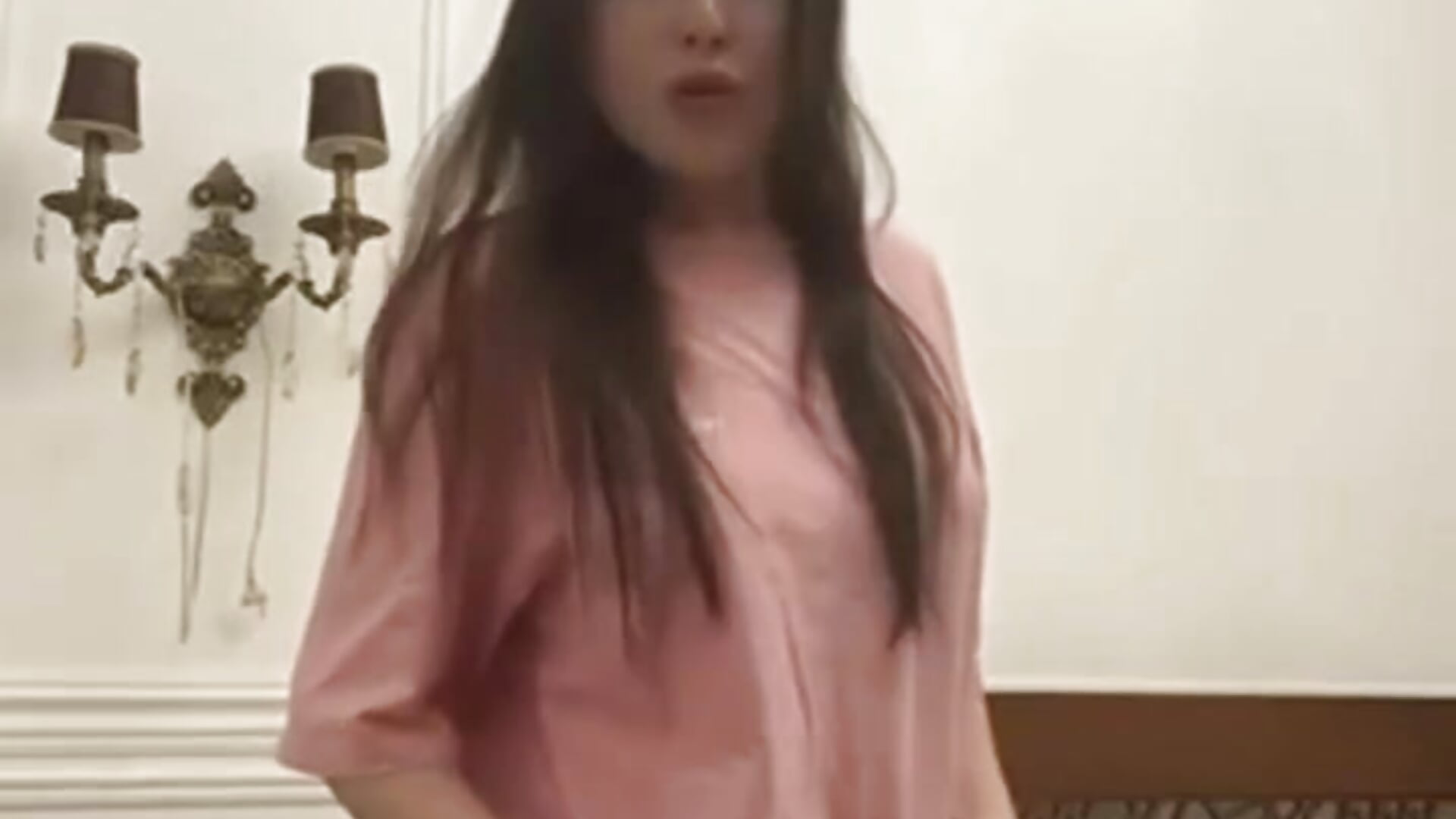 IMG_5350 (online-video-cutter,com) - clip cu AudieGravely model videochat