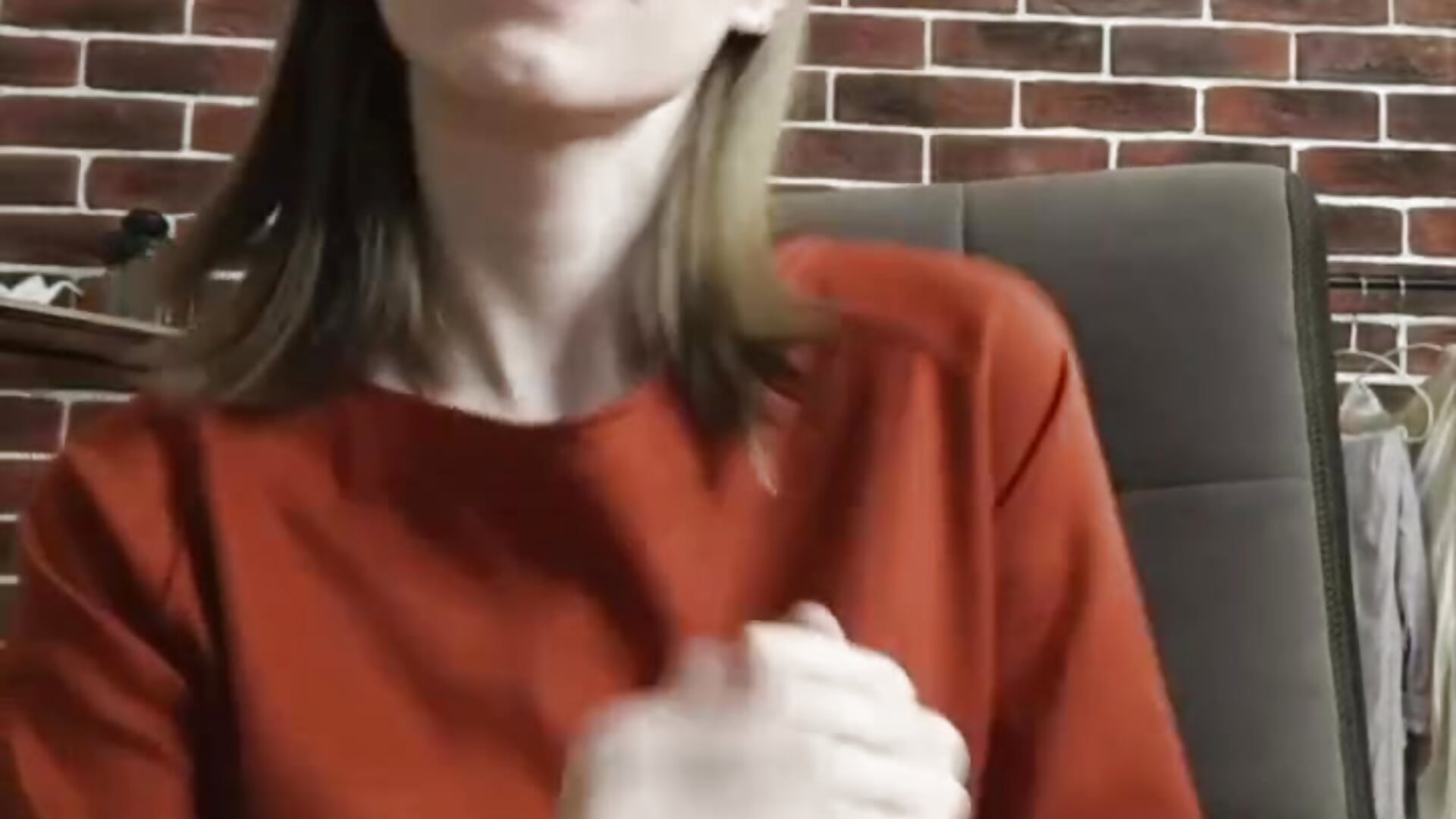 Kiss😍 - video của người mẫu cam AshleyyJones