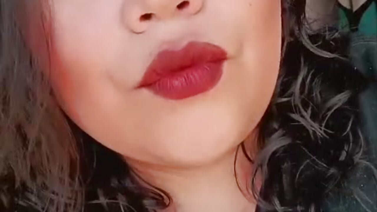 WhatsApp Video 2026-02-21 at 8.27.15 PM (1).mp4 – video modela na kameri linaboobs_