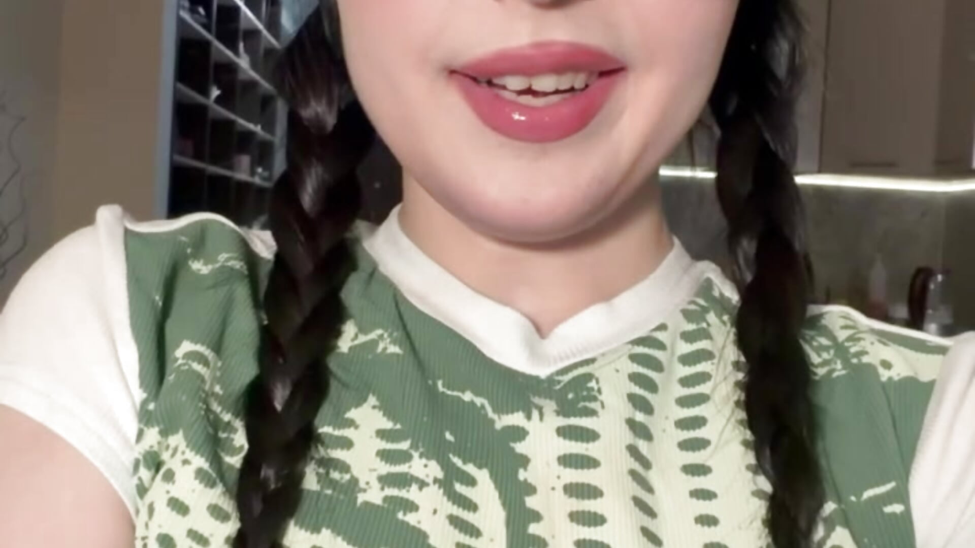 It`s me - 視頻由 alicelanei 主播提供