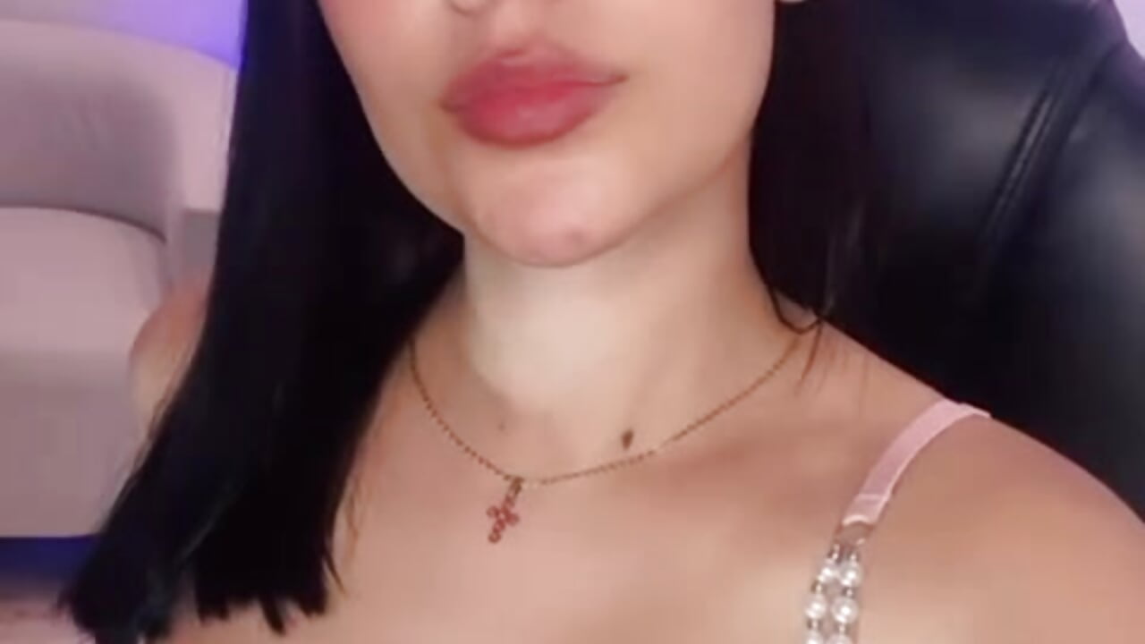 My mood 🤳🏼 – видео вебкам-модели AmaraVega