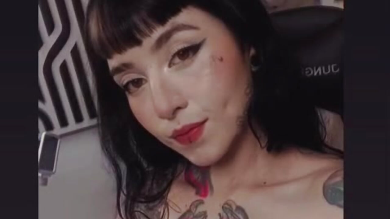 hey - clip cu nova_kitttyy model videochat