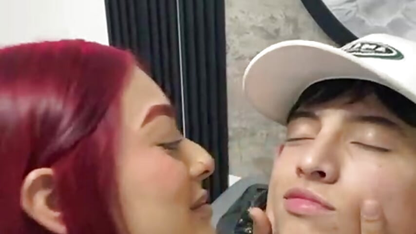 lots of love to share - video của người mẫu cam Agathe_caius