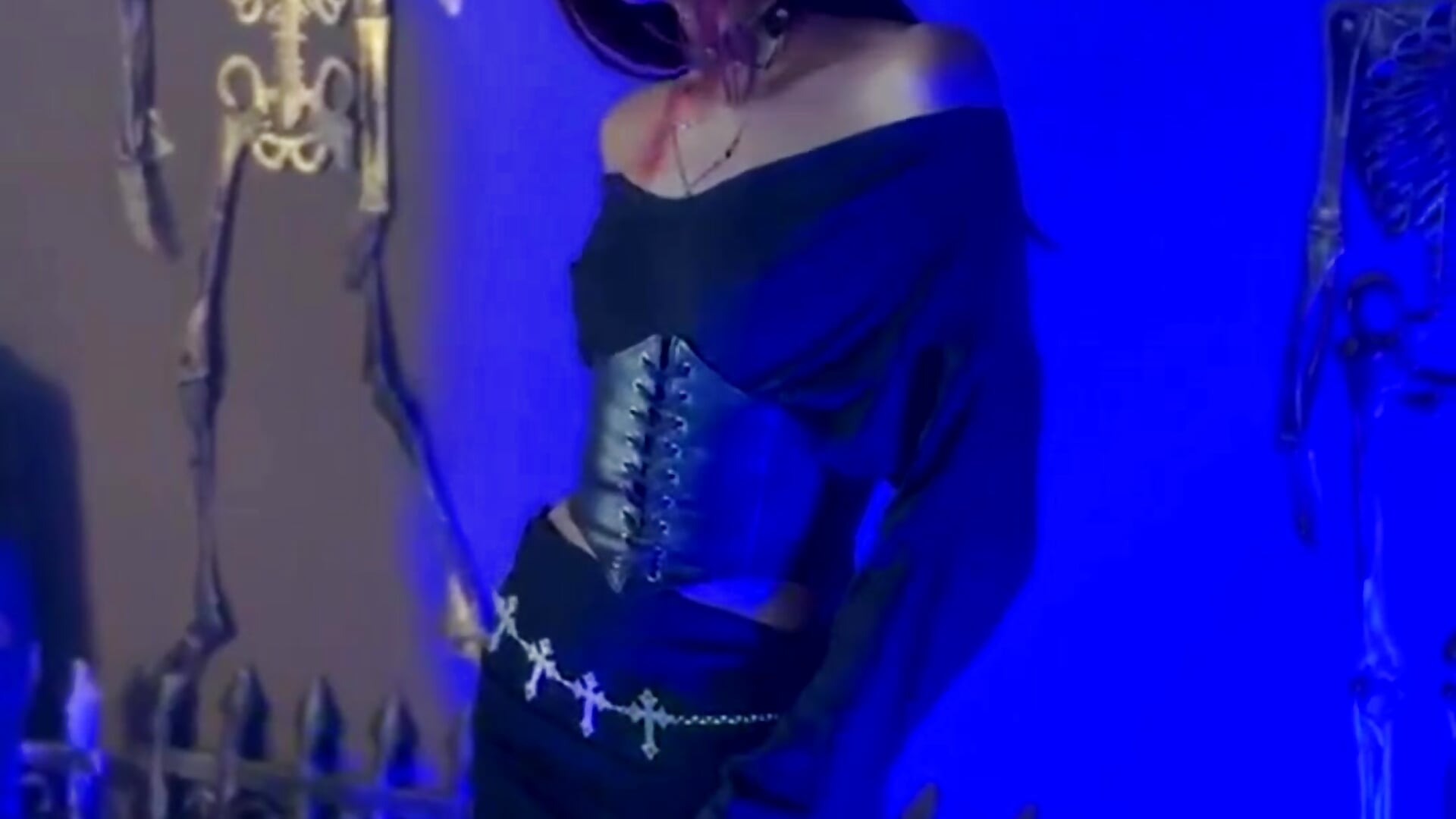 Look out for my Halloween photos soon—trick or treat, you decide, baby. - video van violet_angel13 cam-model
