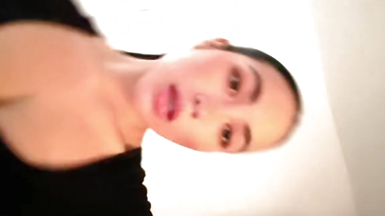 Face🥰 - video by MegannNoireX cam model