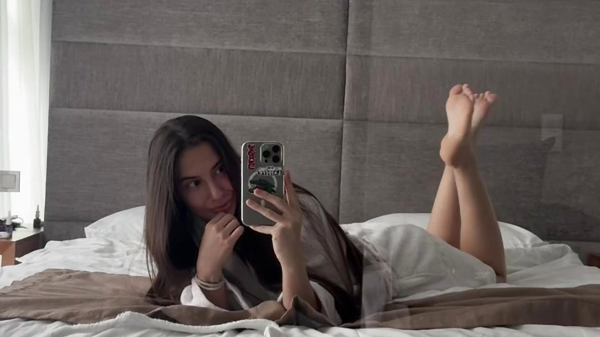 That could be me and you, not just me, right? — filmik IzabellaOnes, modela(-lki) na kamerkach