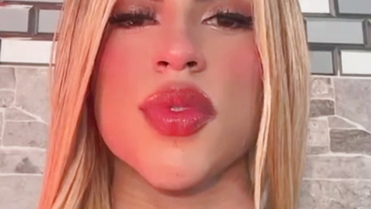 GIRL - video by Violet_Moon01 cam model