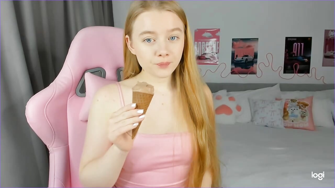 lil snake break after study - فيديو من EvaRaee موديل الكام