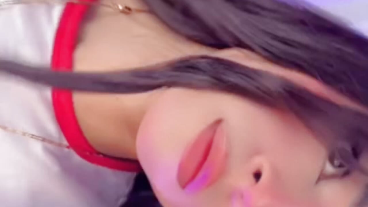 I wanna you kiss my body 😋 - Vídeo de Cameron_sophia01, modelo de vídeos