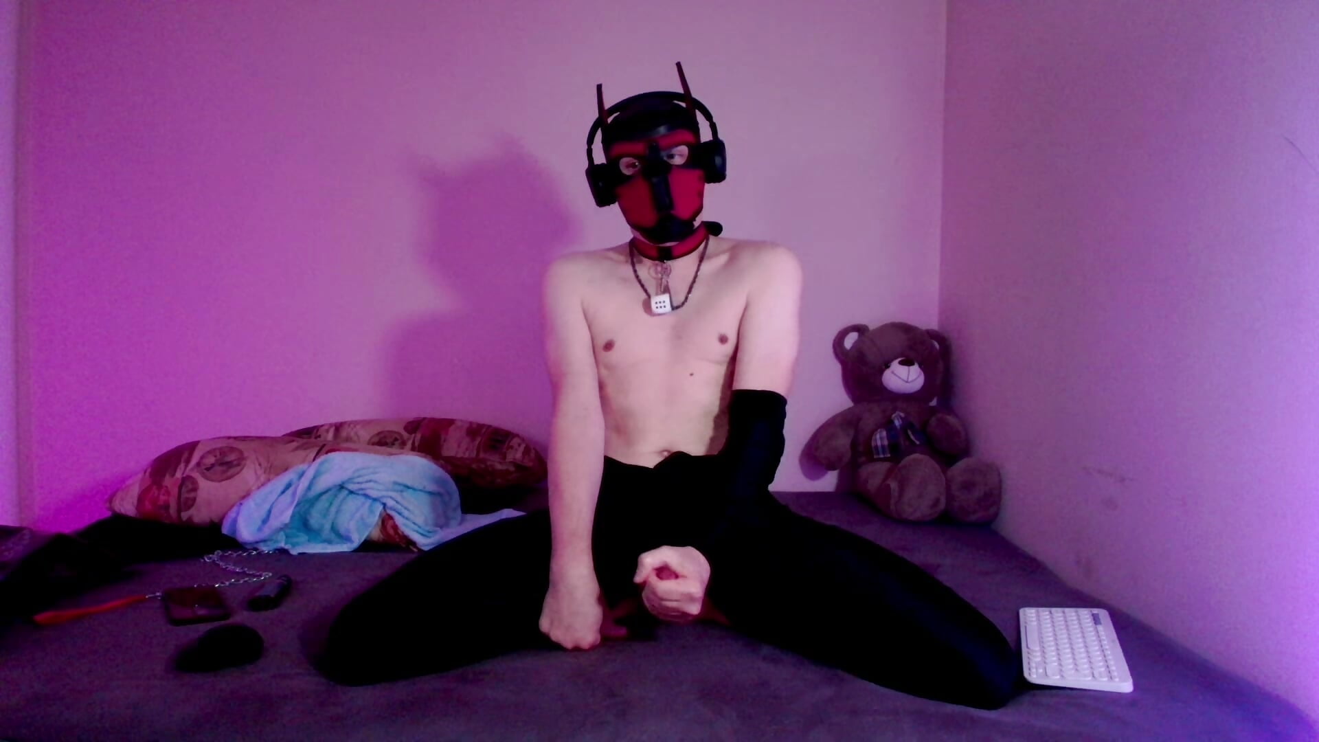 Pup tease in my mask - can you make me lose control?