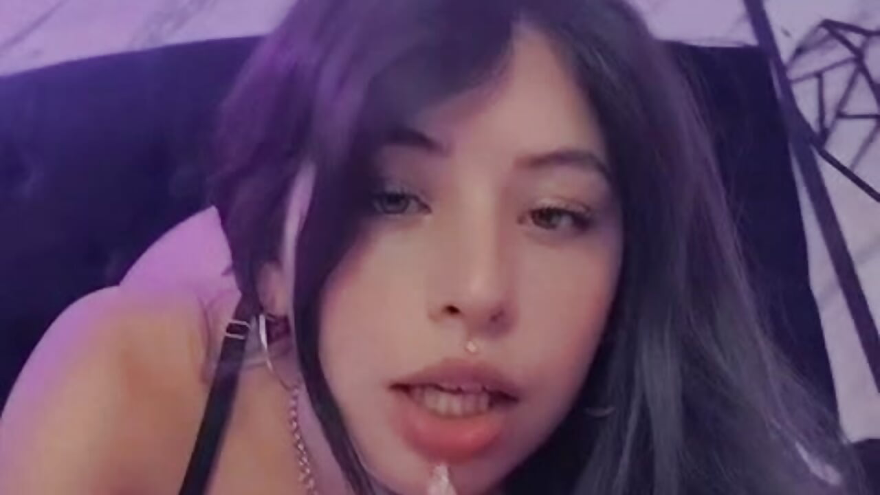 Do you like this position? 🌸🔥 - video by valleriagp cam model