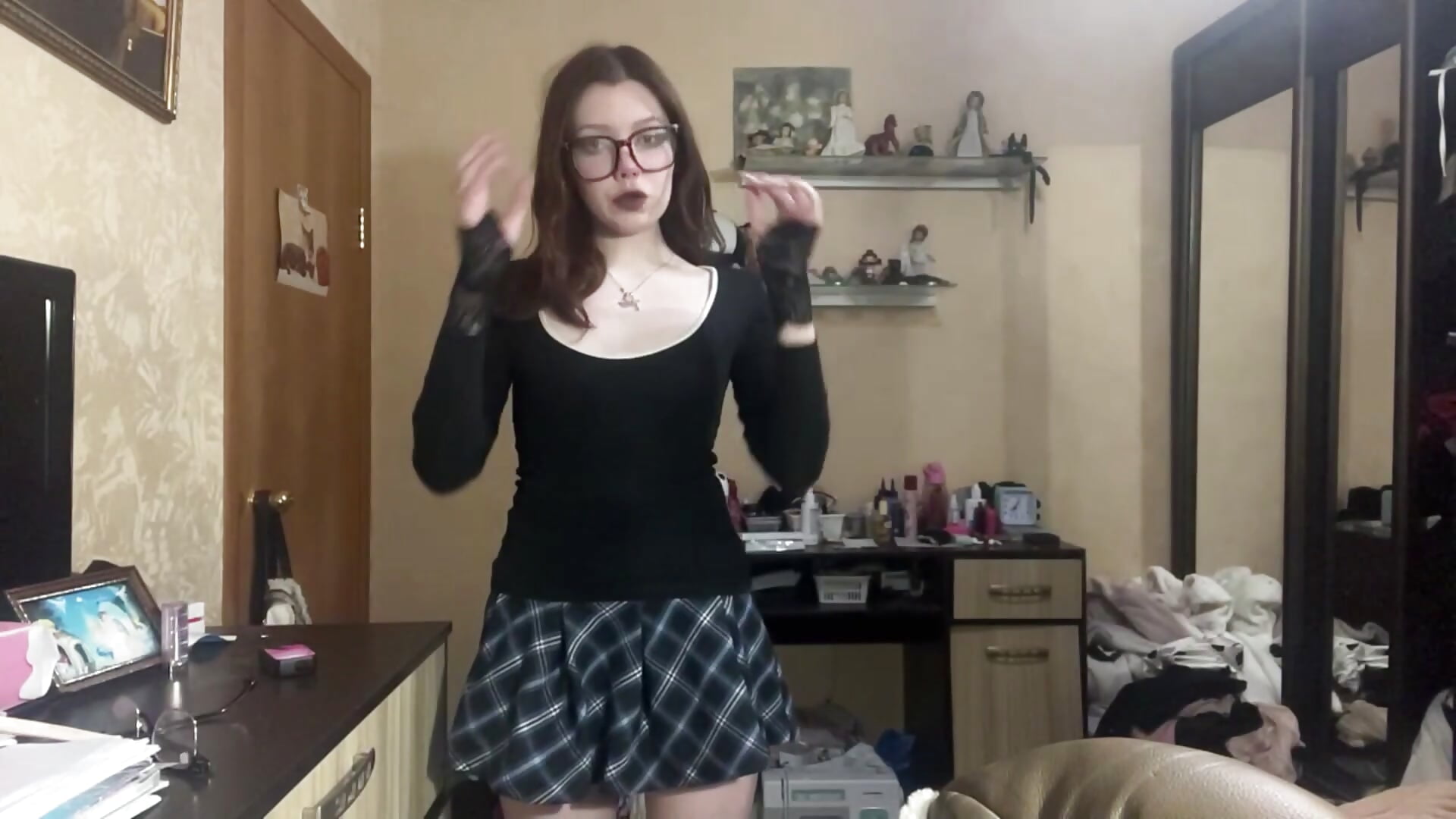 111 - clip cu Alicewibe model videochat