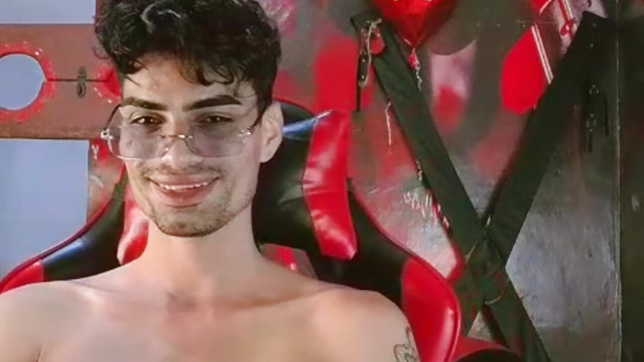 WhatsApp Video 2026-04-07 at 12,47,38 AM - Gay_Red_Room主播的视频