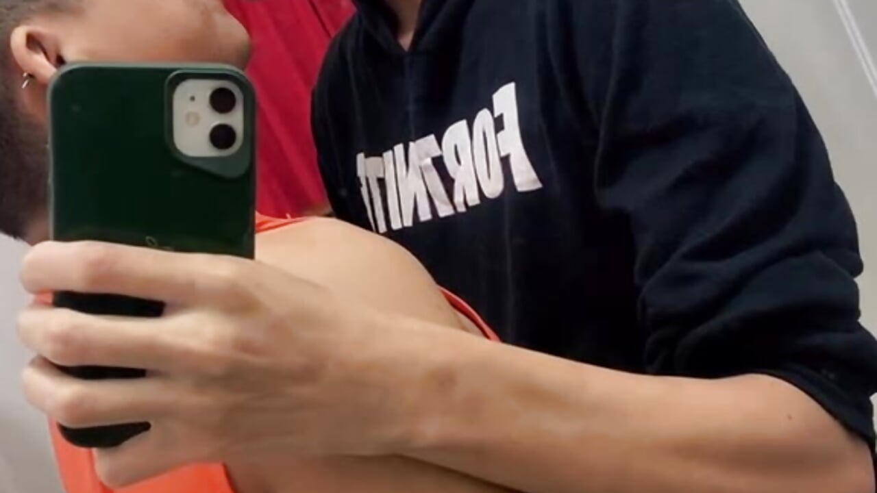 WhatsApp Video 2026-05-08 at 11,45,11 PM (1) – video af Gay_Red_Room cam-model