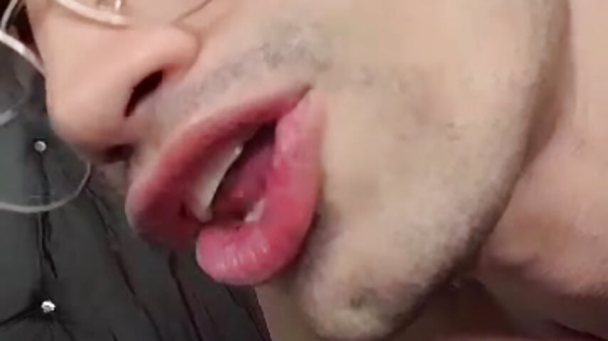 WhatsApp Video 2026-04-07 at 12,47,17 AM - Gay_Red_Room主播的视频